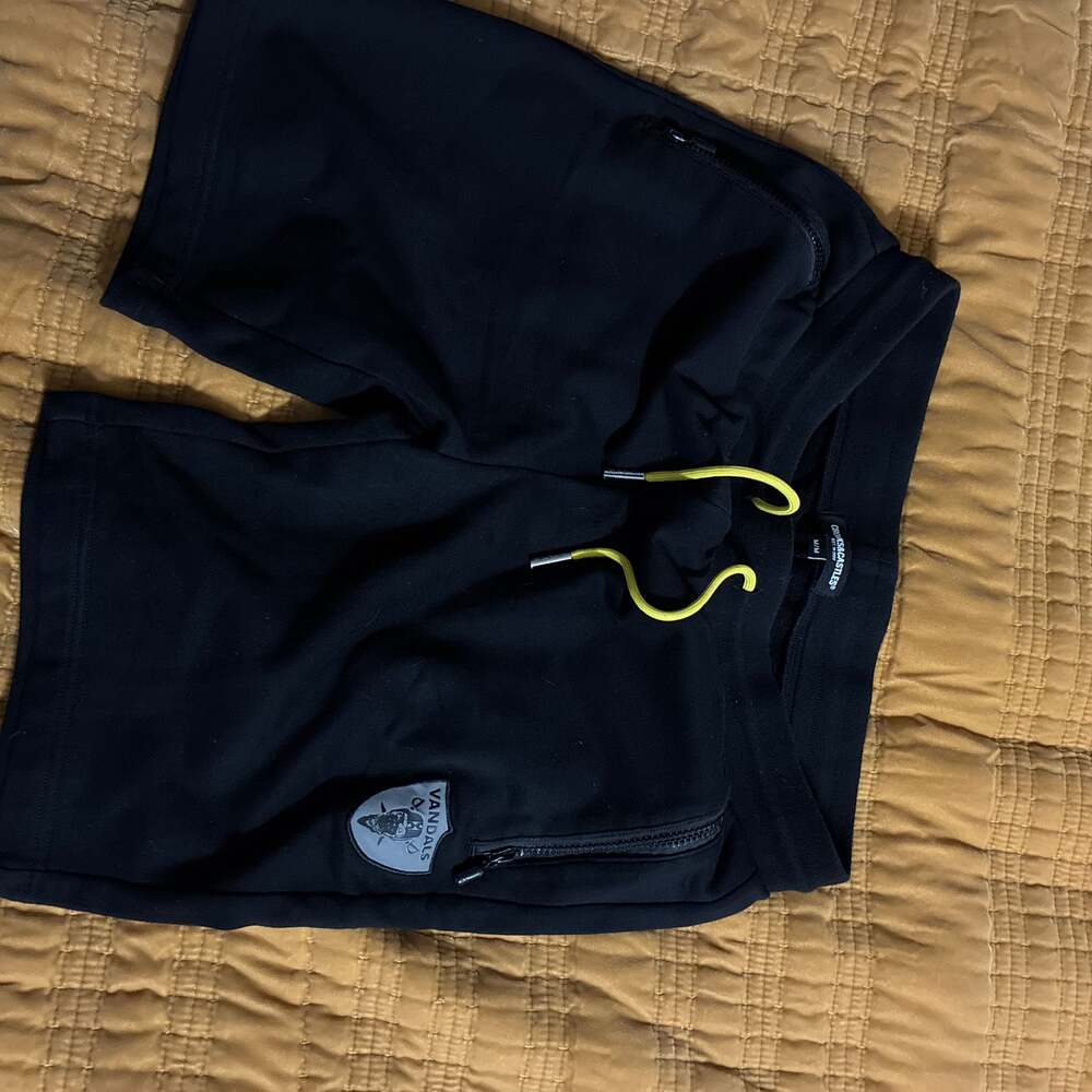 Crooks & Castles Men's Bandana Core Logo Fleece Sweat Shorts